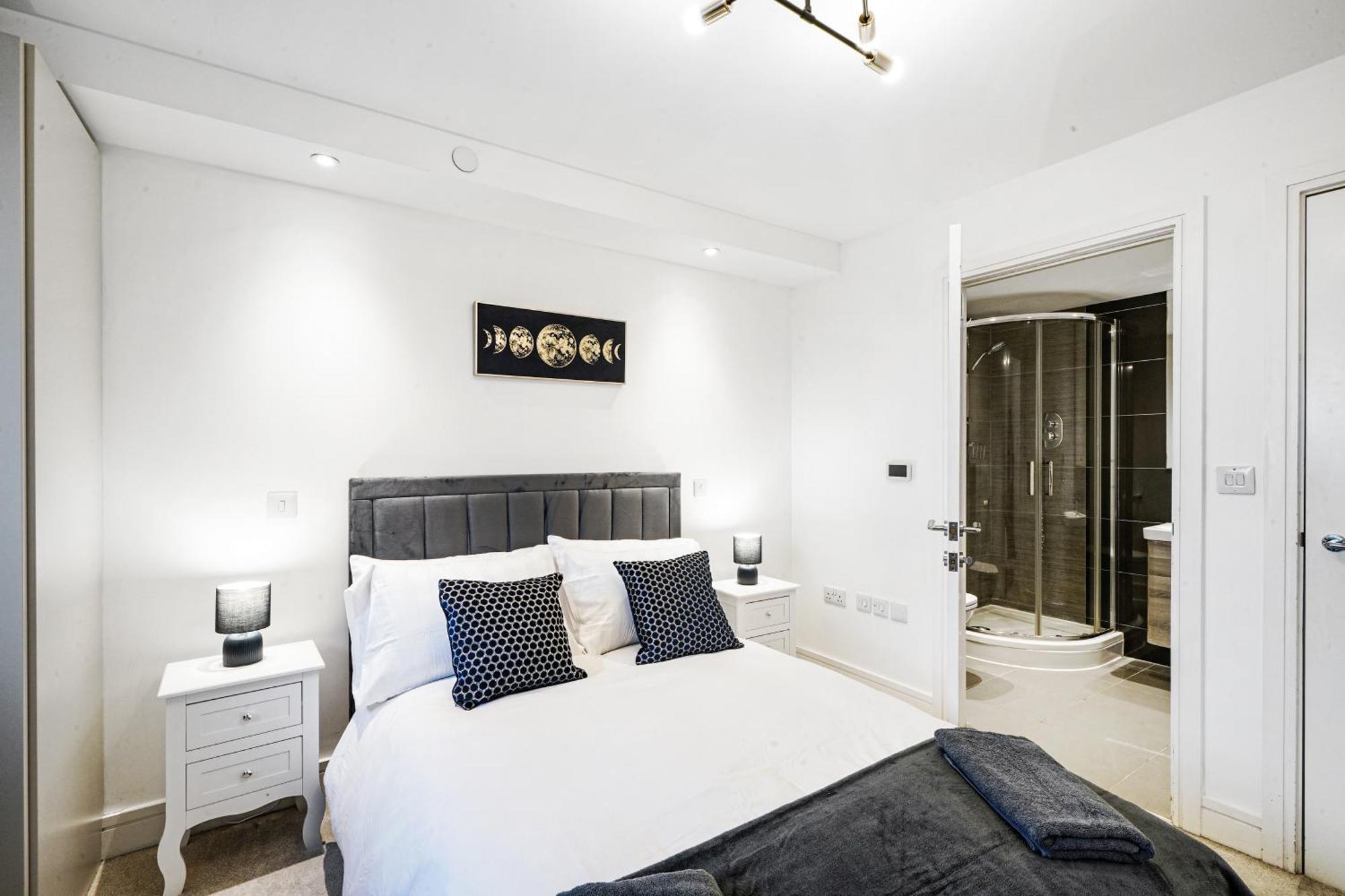Luxury Apartment With Stunning Views On 10Th Floor Edgware ภายนอก รูปภาพ