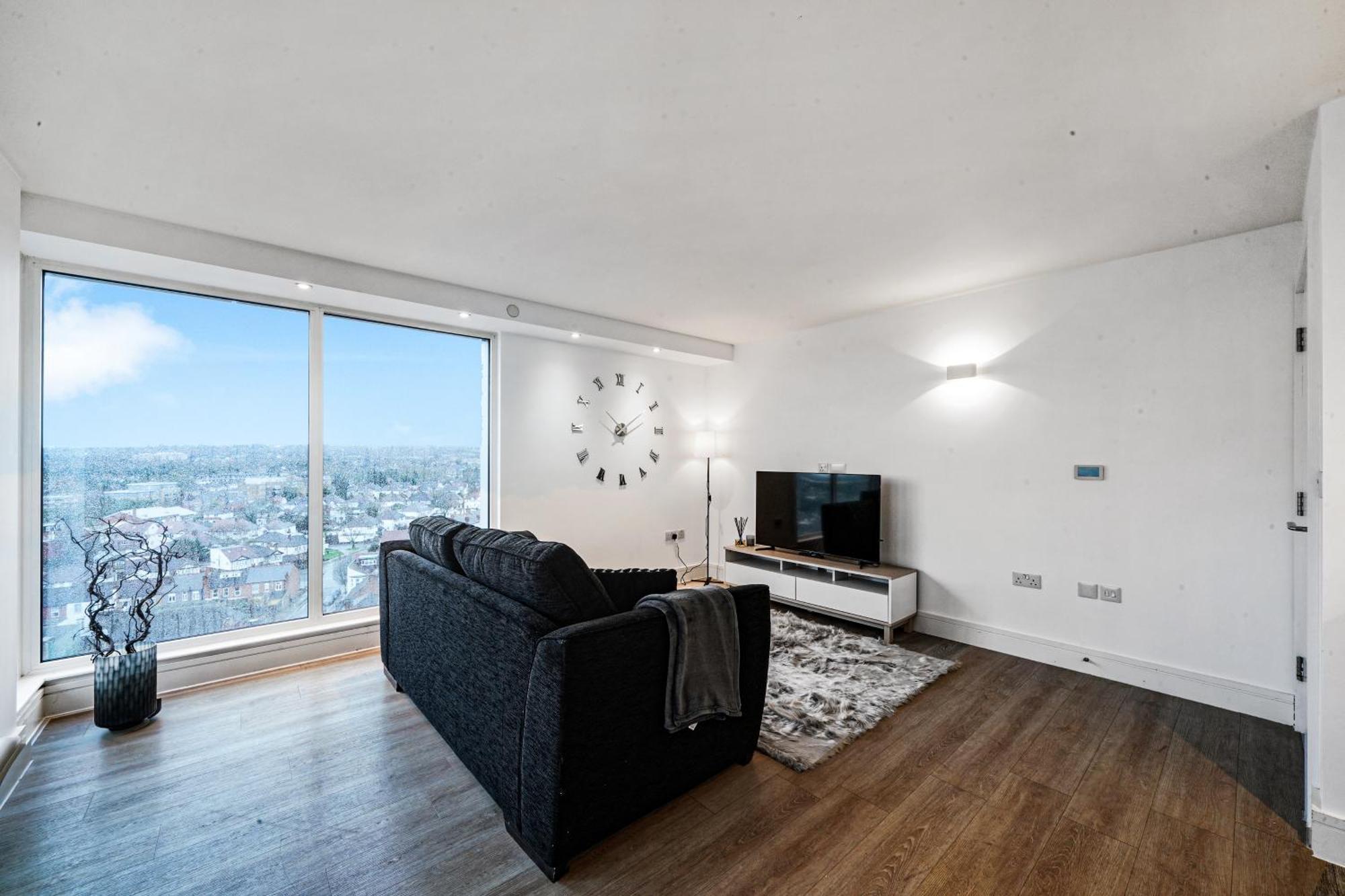 Luxury Apartment With Stunning Views On 10Th Floor Edgware ภายนอก รูปภาพ